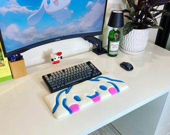Apoio de pulso para teclado Cinnamoroll Sanrio com textura acolchoada | Suporte fofo para teclado mecânico azul e branco | Decoração de mesa kawaii estilo anime | Tapete para presente de gamer