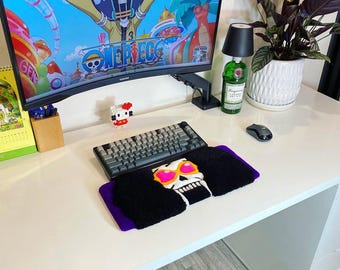 Apoio de pulso para teclado One Piece Brook com capitonê | Suporte para teclado mecânico do anime Soul King | Decoração de mesa dos Piratas do Chapéu de Palha | Presente para gamer com caveira