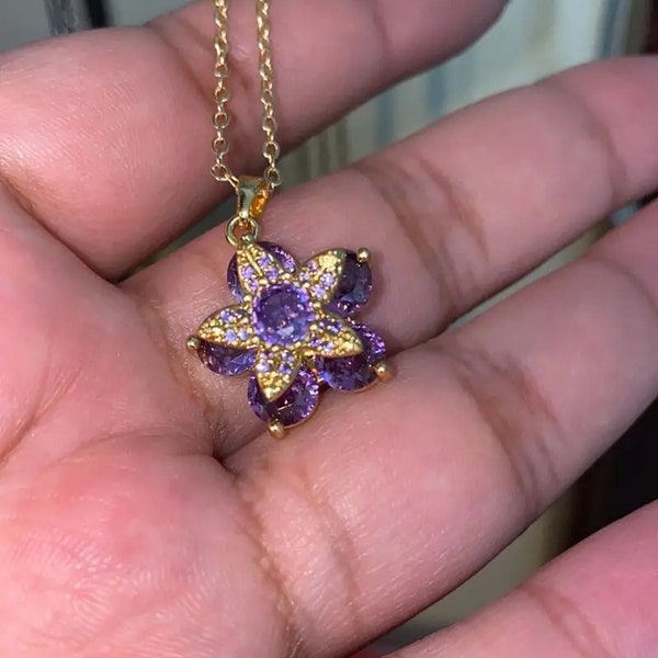 Collier de luxe avec pendentif en Zircon violet, fleur rotative, plaqué or 18 carats, collier exquis, chaîne de clavicule féminine