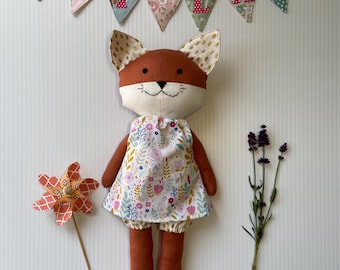 Muñeco de zorro de tela hecho a mano, zorro de tela tradicional, zorro clásico, zorro de tela suave, criatura del bosque, peluche, decoración infantil, alfombra de juguete.