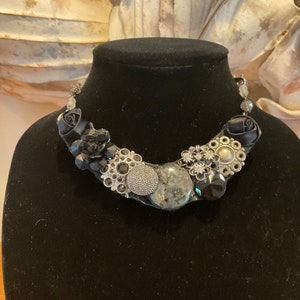 Collar de bisutería grueso