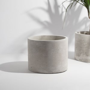 Concrete Circle Planter Handcrafted Unique Plant Pot Cacti Planter Minimalistic Home Decor image 4