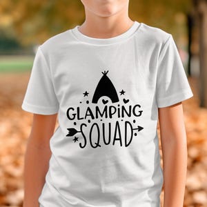 Svg de conception numérique de Glamping Squad, impression téléchargeable d'aventure de camping, graphique extérieur drôle pour les voyages d'été et le glamping