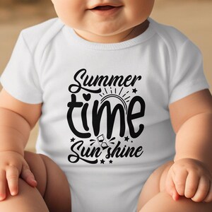 夏の太陽のデジタルデザイン、太陽とサングラスのグラフィック、夏をテーマにした印刷物、夏の名言ウォールアート、夏の SVG