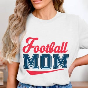 Conception numérique de maman de football, impression de maman de sport, svg de football, svg de sport, football imprimable, conception de maman d'équipe, art de football