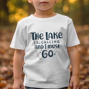 Impression numérique de pêche en lac, le lac m'appelle et je dois y aller, art mural pêcheur, citation aventure en plein air, déco amateur de pêche