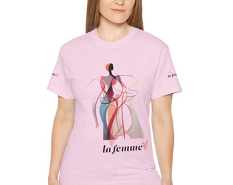Snygg "La Femme"-t-shirt, hjärtdekorerad, avslappnad topp, perfekt för vardagsstil, utmärkt födelsedagspresent till henne