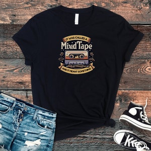 Vintage-style Mixtape T-Shirt, Unisex 80s Shirt Retro Cassette Tape T-Shirt, 80s Music Lover Gift, Nostalgic Tee for Vintage Vibes