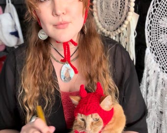Matching bonnets/caps “Devil”