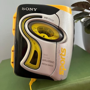 Vintage 90&#39;s Sony AM/FM Sports Walkman, No Headphones