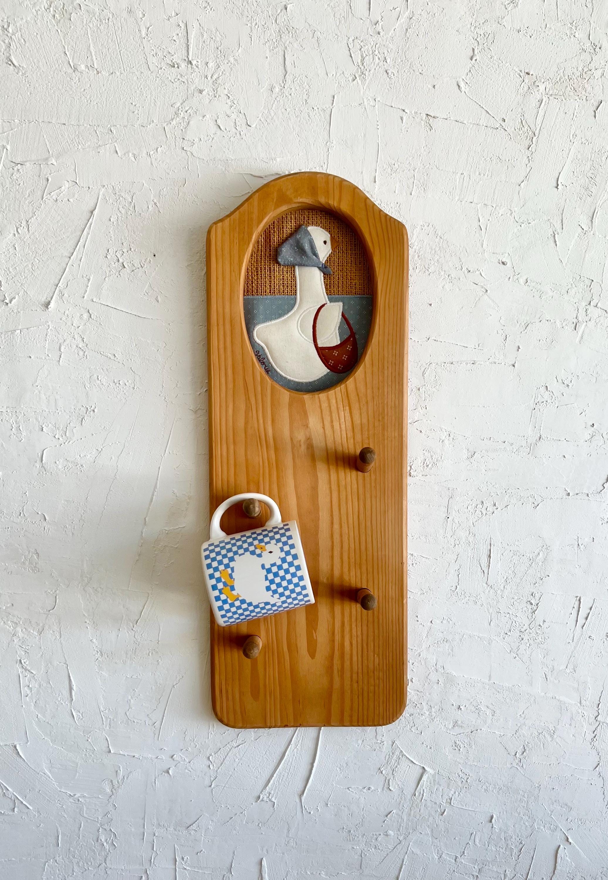 Vintage 80's Country/Farmhouse Wooden Mother Goose Mug Holder with Pegs