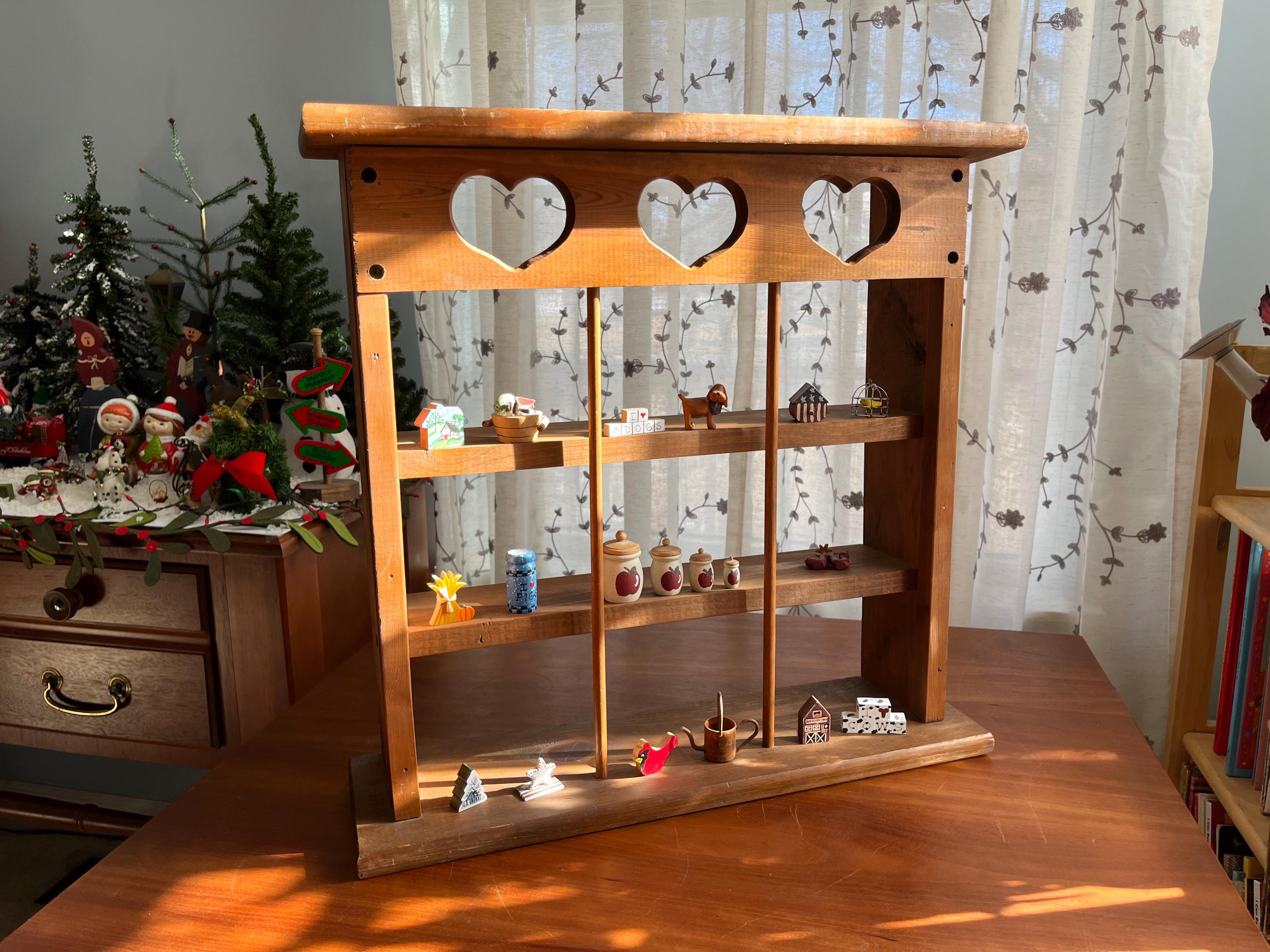 Vintage 80's Country/farmhouse 9 Pocket Wooden Hearts Knick Knack