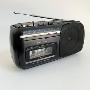 Vintage 80&#39;s Optimus Portable AM/FM Radio and Tape Player, Retro Radio, Back to School