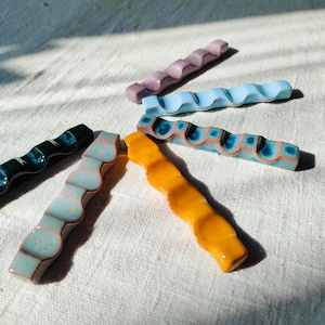 Ceramic paint brush rest for artist, pottery brush rest gift for painters, gift for her, paint accessories for painters paintbrush holder
