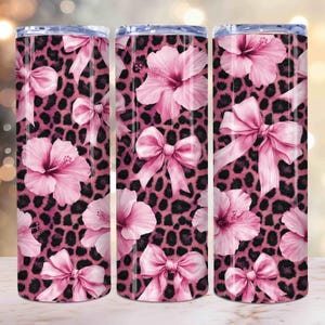 Roze flirtstrik hibiscus luipaardbeker wrap 20oz png, naadloos sublimatieontwerp, girly roze strikken, beker in girly-meisjestijl