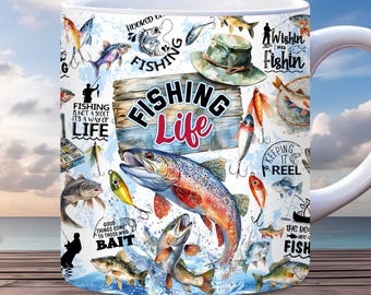 Puede incluir: Taza de cerámica blanca con un diseño colorido que presenta una trucha, señuelos de pesca y el texto "Fishing Life". El diseño también incluye las frases "Hooked on Fishing", "Wishin I was Fishin", "Keeping it Reel", "Good things come to those who bait", y "The best are fish".
