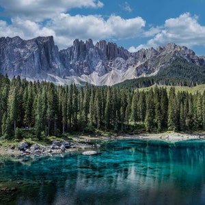 De Karersee Patrimonio Mondiale UNESCO Lago di Carezza Italia Blu affascinante