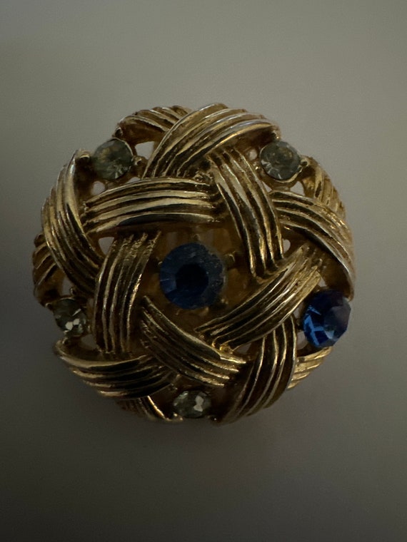 Crown Trifari Vintage Mid-Century Basket Weave Bu… - image 4
