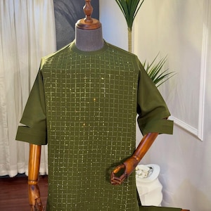 Modern Kaftan for Men – African Native Wear – Custom Nigerian Clothing – Stylish Men’s Attire for Parties & Events