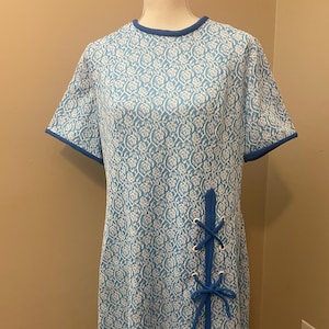 Vintage 60s Floral Shift Dress by Wynette Decorative Lace-Up Pleat Detail size L