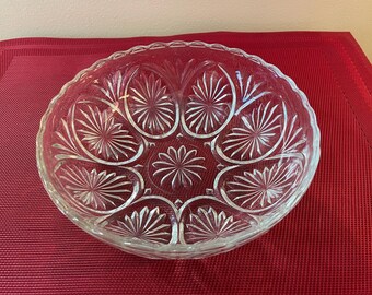 Vintage Anchor Hocking Medallion Clear Bowl – 8″ with Scalloped Rim