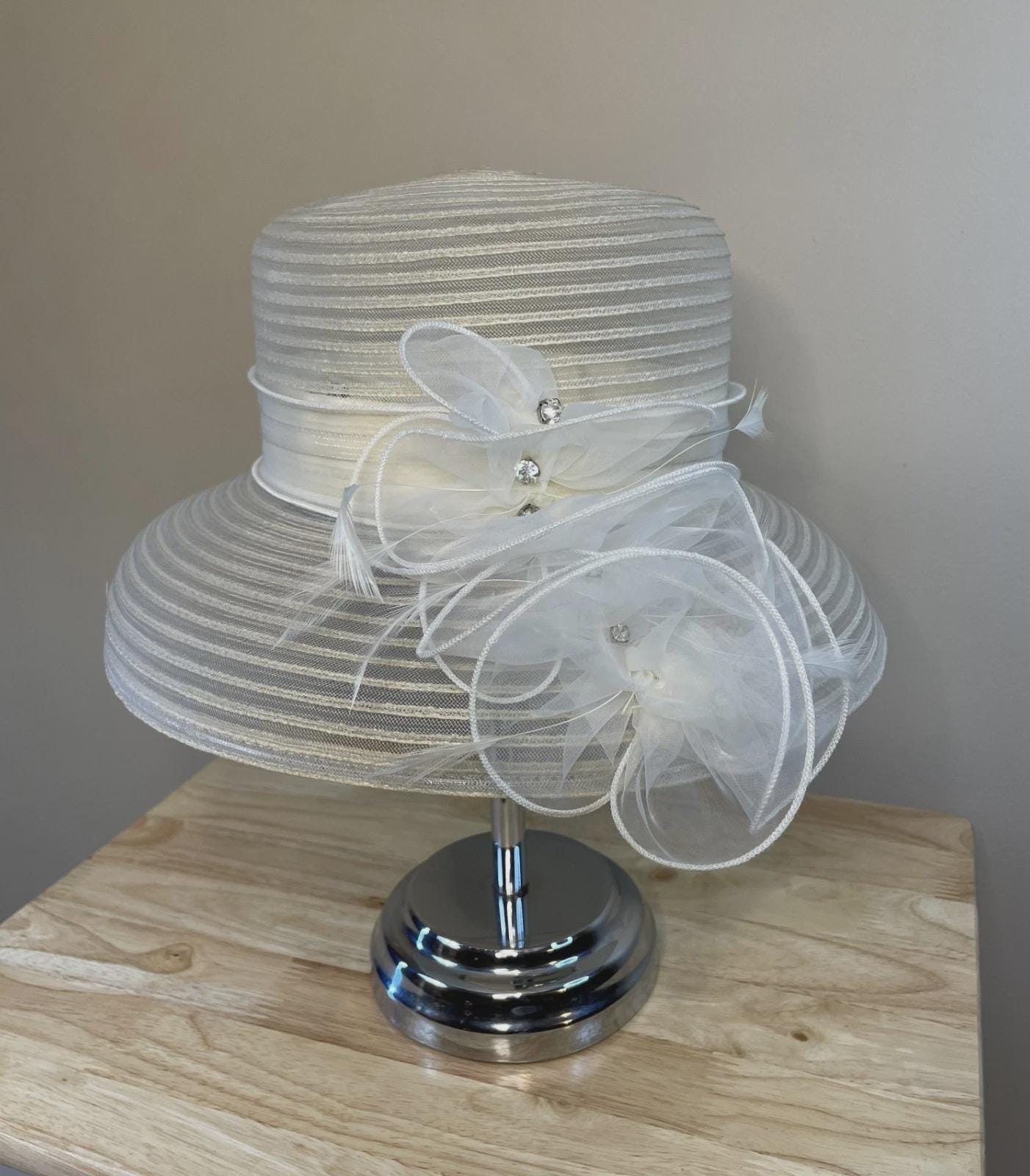 Giovannio NY Beige Wide Brim Hat Floral Rhinestone Derby  display picture 3