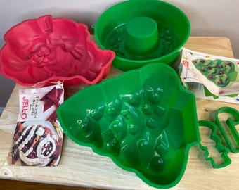 Set of 3 Vintage Christmas Plastic Jello Molds w/ Recipe Booklets Tree Jigglers