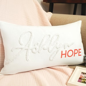 Name bestickt Kinderzimmer Kissen, Babypartygeschenk