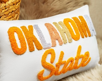 Huis staat kaart punch naald kussen, housewarming cadeau, aangepast huwelijkscadeau, gepersonaliseerde postcode kussensloop, woondecoratie cadeau, aangepast kussen