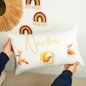 Personalisierte Kinderzimmer Dekor Kissen, Kinderzimmer Kissen, Neugeborene Geschenk, neue Mutter Geschenk, benutzerdefinierte Name Punch Nadel Kissen, Geschenke für Baby, Kissen