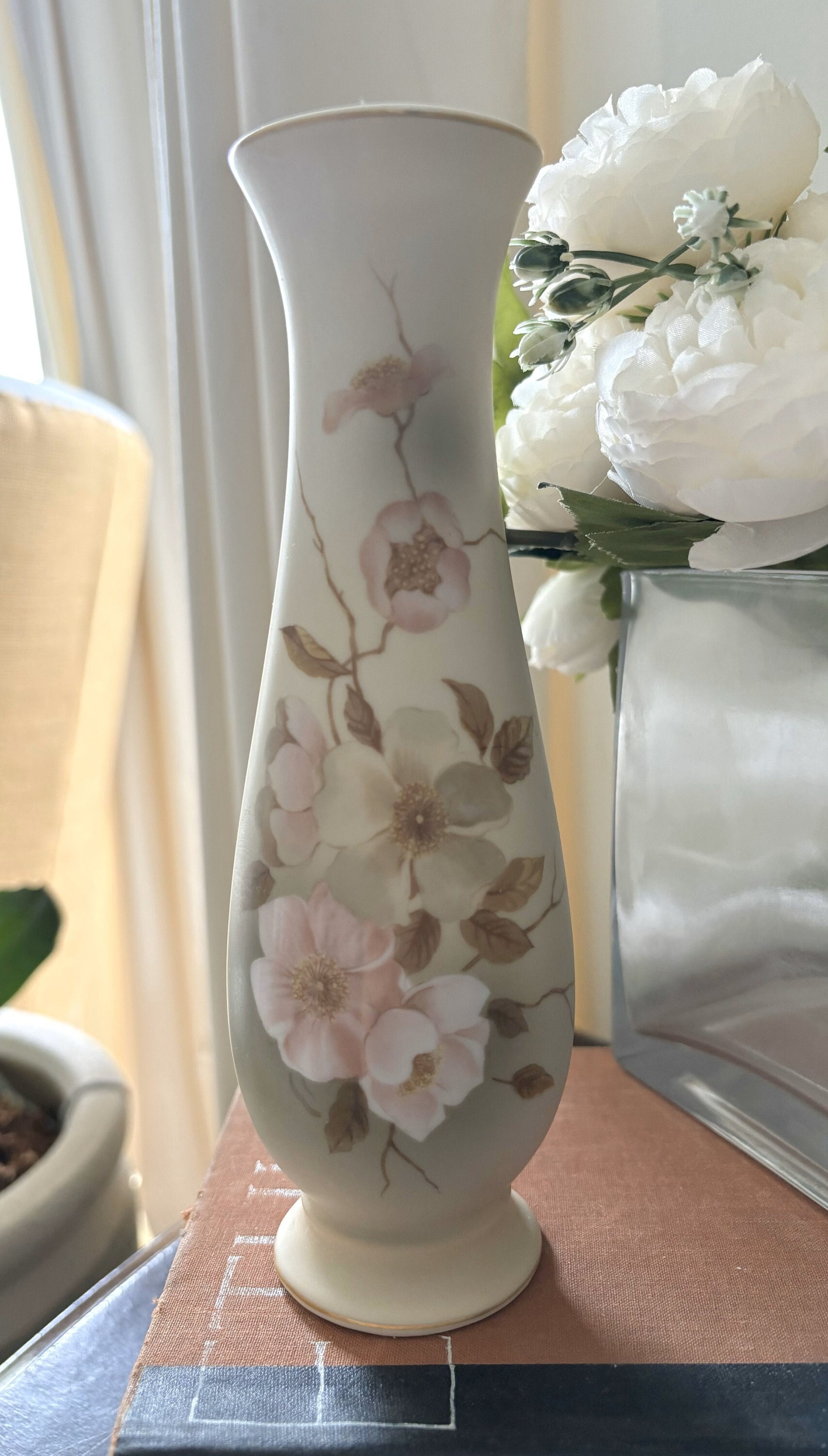 Hummelwerk Victorian Garden Vase, Dogwood Pattern - Etsy Canada