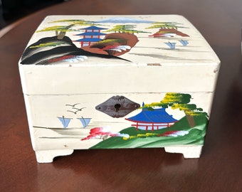 ヴィンテージオルゴール、小さなジュエリーボックス、孔雀の模様が入っ