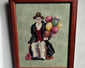 ヨーロッパアート　額縁セット　NEEDLEPOINT Vintage Vintage Framed Bird & Berries Needlepoint | Wood Frame 10 X
