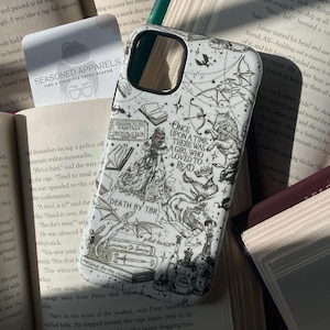 Funda de teléfono con temática de libros de fantasía, regalo para amantes de los libros, funda de dragón, funda de lector de fantasía, club de lectura de fantasía, estética de Dark Academia, amante de los libros