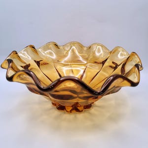 Bol vintage en verre ambré à bords froissés – Élégance Mid-Century