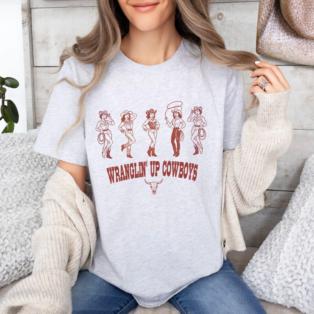 Pinup Rodeo Cowgirl Retro Western Pinup Girls Wranglin' up Cowboys T-shirt Rodeo ...