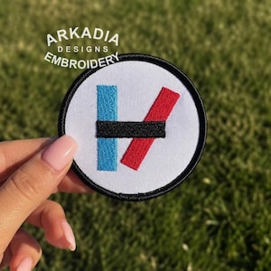 Broderad lapp med regional logotyp från Twenty One Pilots, sy-på