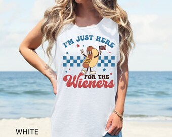 Camiseta sin mangas de perrito caliente Estoy aquí por las salchichas, Camiseta del 4 de julio, Camiseta divertida de perrito caliente, Camiseta retro del Día de la Independencia Comfort Colors® Ajuste holgado