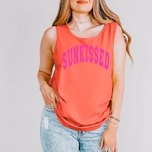 Camiseta sin mangas besada por el sol, tanque de playa de gran tamaño de moda, paños Y2K, lindo tanque de verano, tanque Comfort Colors®, camiseta de playa, camiseta de playa retro