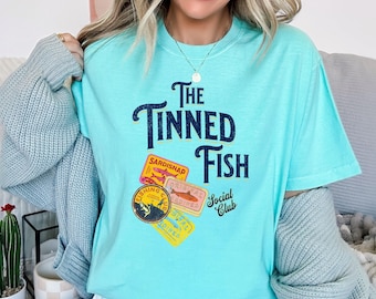 Vintage Das verzinnte Fisch Shirt, Komfort Farben Sardinen Shirt, Geschenk für Fischliebhaber, Sardinen Liebhaber Geschenk, trendige Küste, Social Club Shirt
