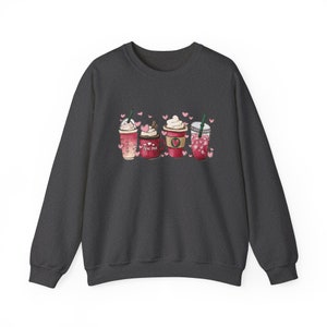 Sudadera de café del día de San Valentín, cuello redondo de la persona del café, San Valentín personal, regalo de mamá de papá, camisa del corazón imagen 5