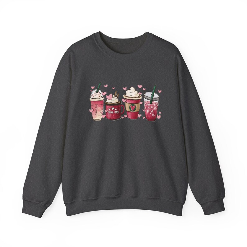 Sudadera de café del día de San Valentín, cuello redondo de la persona del café, San Valentín personal, regalo de mamá de papá, camisa del corazón imagen 5