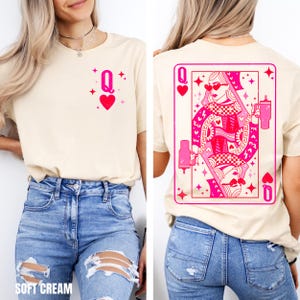 Maglietta Regina di Cuori, Maglietta Femminista Retro, Maglietta Carte da Gioco, Regina del Compleanno, Maglietta Mamma Femminista, Regalo per la Mamma Maglietta Festa della Mamma Oversize