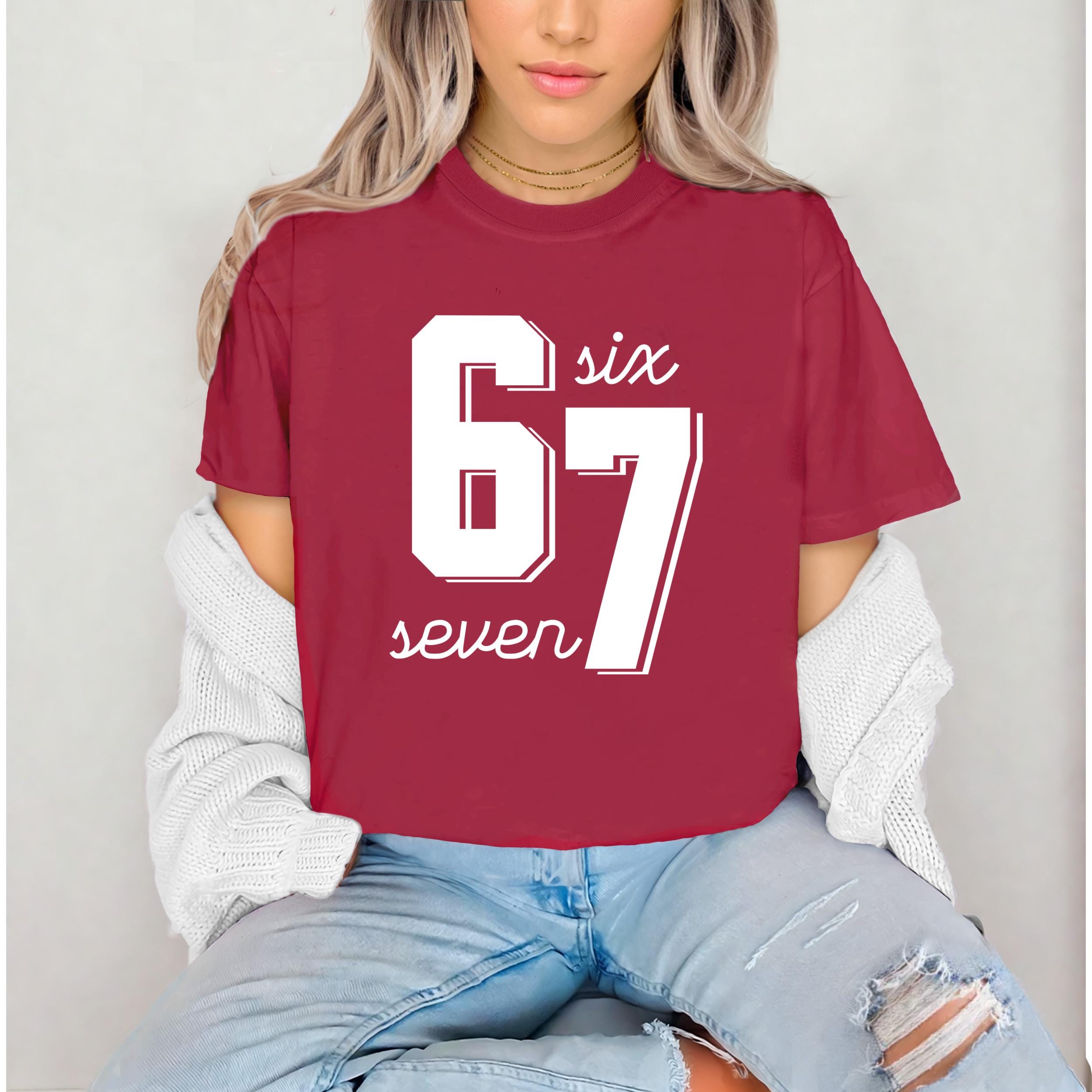 67コンフォートカラーズシャツ、シックスセブンバイラルミームTシャツ
