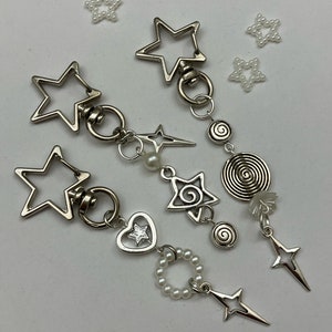 Llavero de espiral de plata / dije de cuentas / hecho a mano
