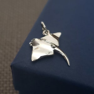 Sterling Silver Realistic Manta Ray Charm stingray ocean pendant under the sea collection, birds of the sea image 1