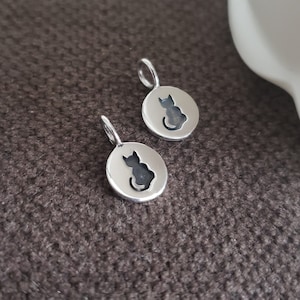Sitzende Katze aus 925 Silber, Geschenk für Katzenliebhaber, Geschenk für Kinder, Namen
