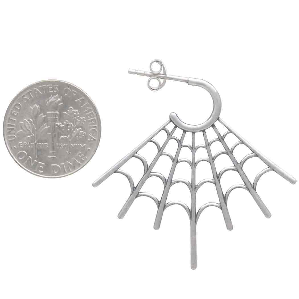 Orecchini a forma di ragnatela Orecchini a forma di ragnatela Orecchini di Halloween Orecchini a forma di ragnatela in argento Piccoli orecchini gotici Casper Ragno spettrale Argento Oro - Italia