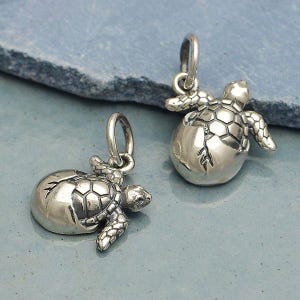 Sterling Silver baby sea Turtle Charm ocean charm, sea creature, hatching from its shell beach pendant wisdom newborn