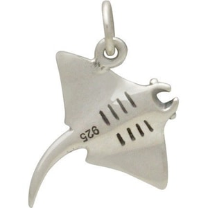 Sterling Silver Realistic Manta Ray Charm stingray ocean pendant under the sea collection, birds of the sea image 3